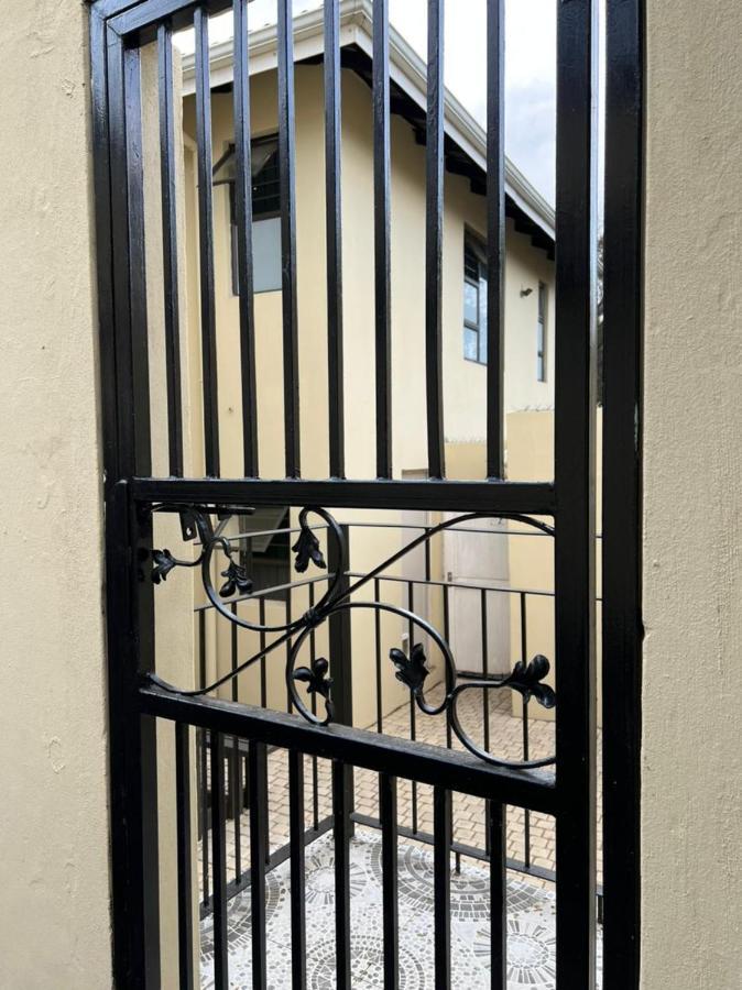 Durban Italian Villa 1&2 エクステリア 写真